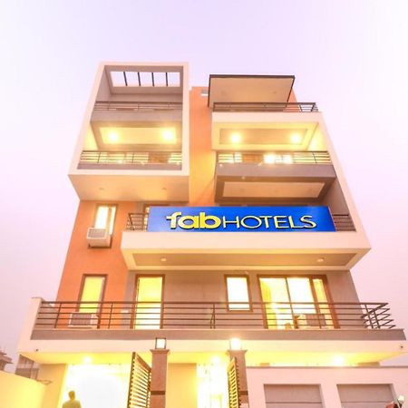Fabhotel Comfort Residency II Гургаон Екстериор снимка