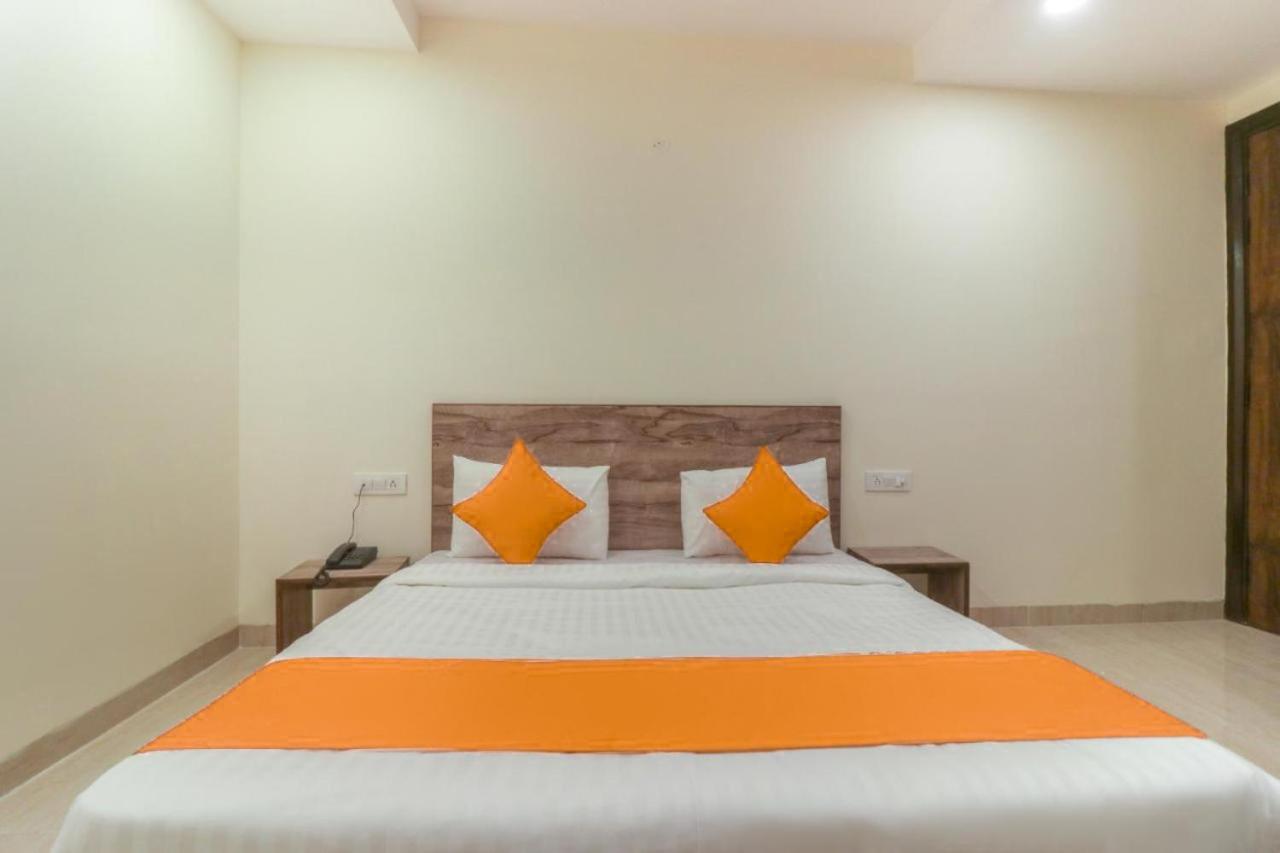 Fabhotel Comfort Residency II Гургаон Екстериор снимка